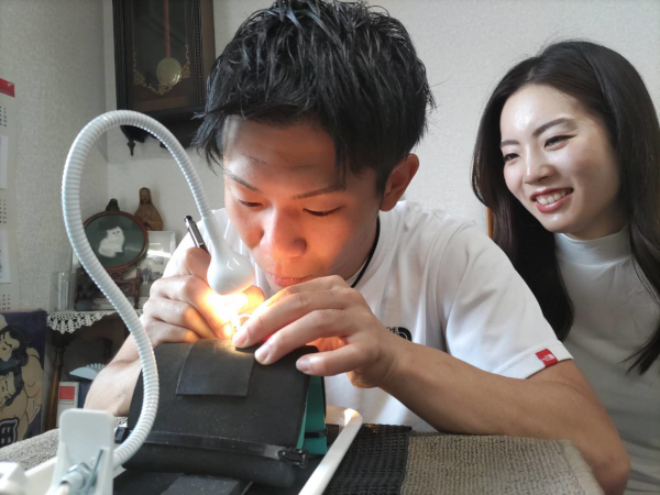 二人の誓いを刻みます。